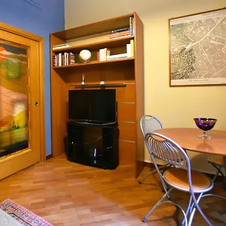 Tourist Nest